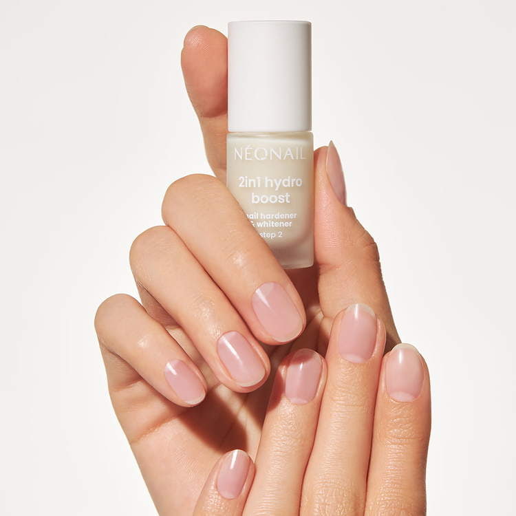 Indurente e schiarente per unghie 7,2ml - 2in1 Hydro Boost